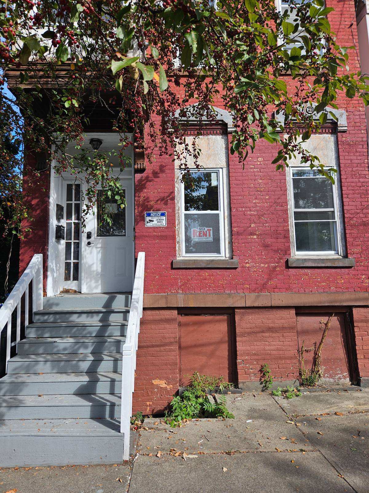 Building Photo - 3018 6th Ave
