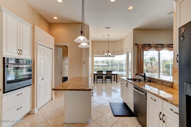 Building Photo - 6101 Sanctuary Garden Blvd