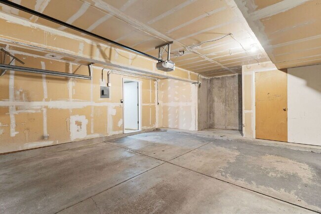 Building Photo - 4015 Autumn Heights Dr