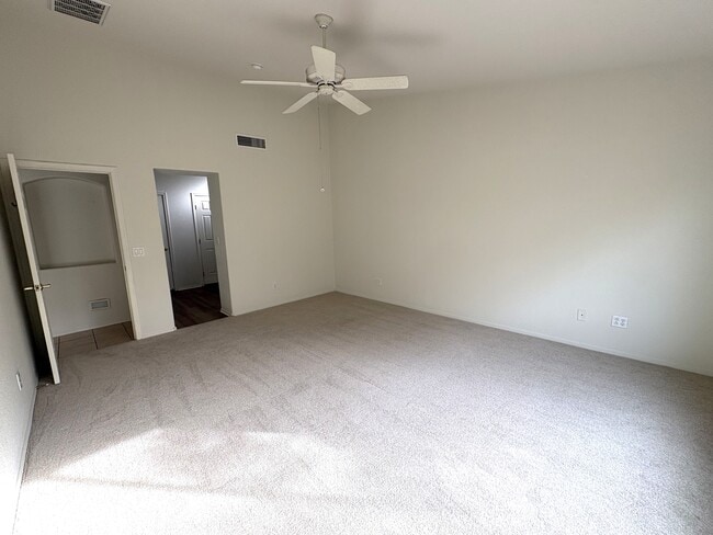 Building Photo - 1870 E Purple Martin Ln