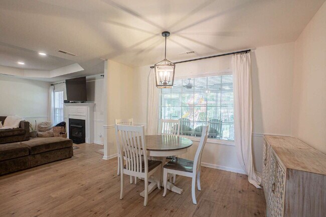 Building Photo - Available mid June!