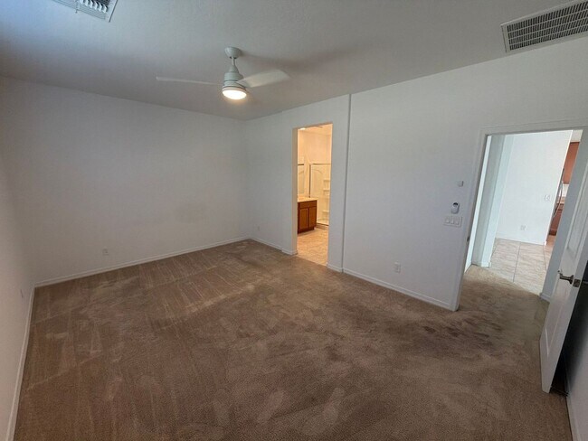 Building Photo - 14418 W Cottontail Ln