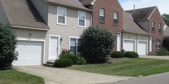 Primary Photo - Applewood Townhomes - 13