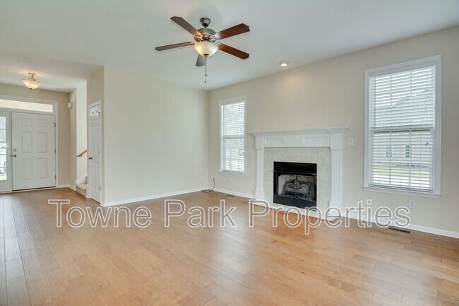 Building Photo - 1111 Hunters Cove