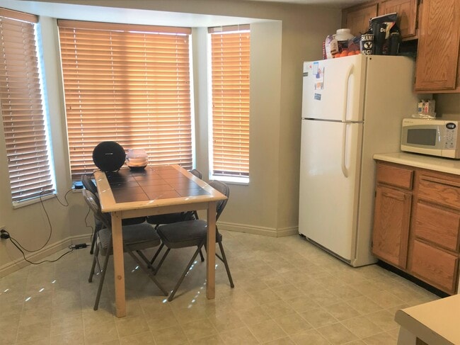 Building Photo - 565 N 300 E