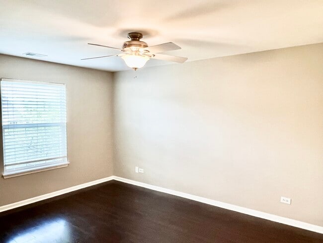 Building Photo - 1288 N Red Oak Cir