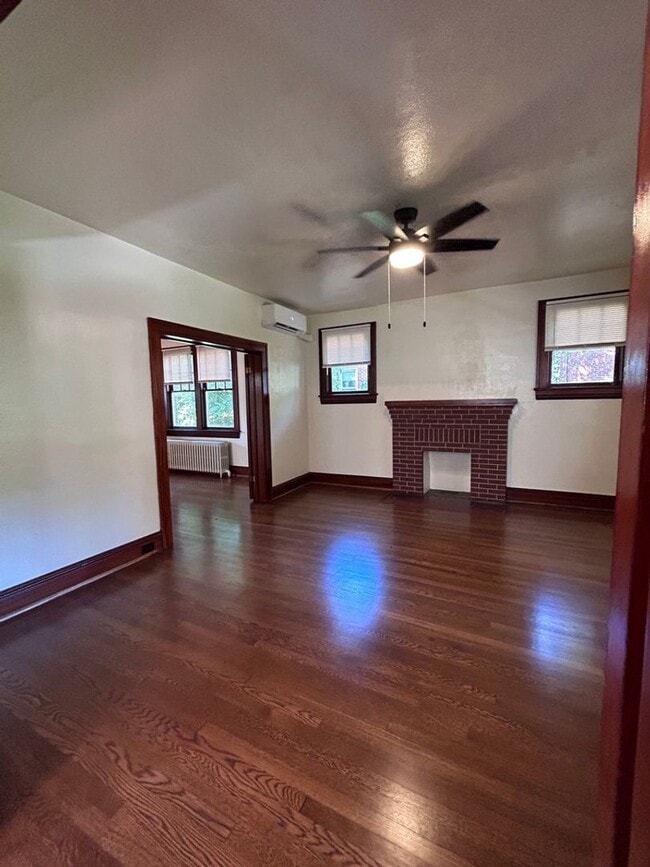 Building Photo - 2 Blocks from Grandin Village - Immaculate...