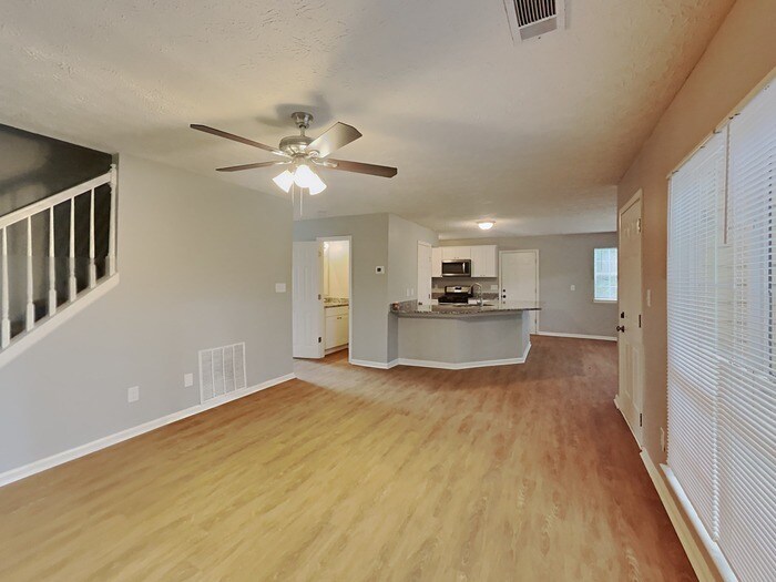 Building Photo - 942 Shadow Ridge Trail