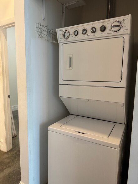 Washer/Dryer - 3029 NE 188th St