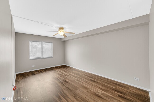 Building Photo - 6340 Americana Dr