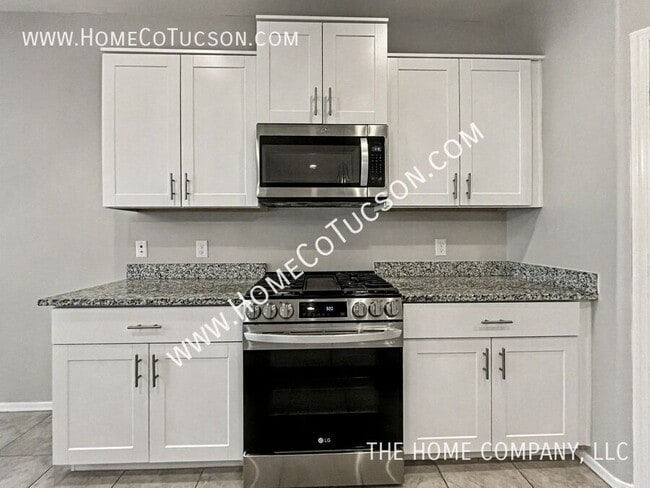 Building Photo - 7140 S Via Gaucho Viejo