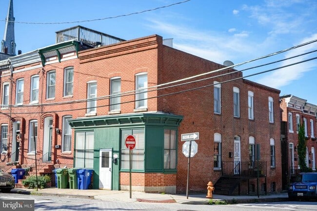 Building Photo - 1100 William St