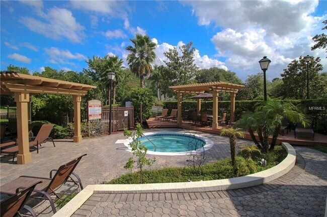 Building Photo - Beautiful 1/1 Condo x Rent @ The Crest at ...