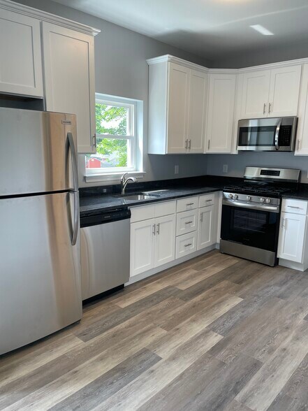 kitchen - 3511 Gray St
