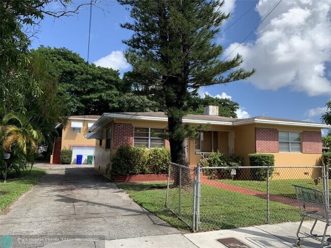 Primary Photo - 1219 NW 33rd St