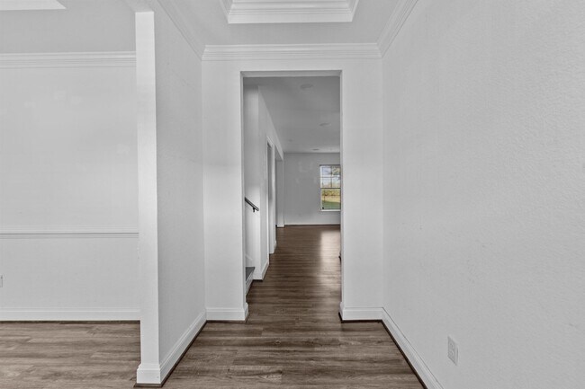 Building Photo - Exquisite 4-bedroom, 2.5-bath home located in the charming city of Chesapeake