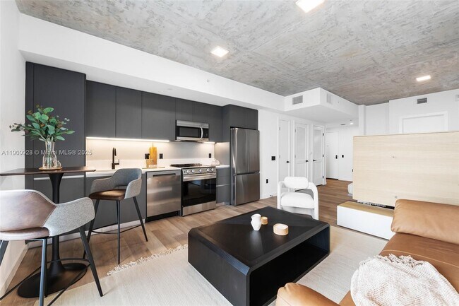 Building Photo - 307 SW 5th St