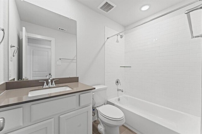 Building Photo - 16514 Lake Austin St