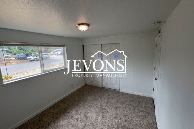 Building Photo - 3BR/1BA House in Federal Way -- Available Now