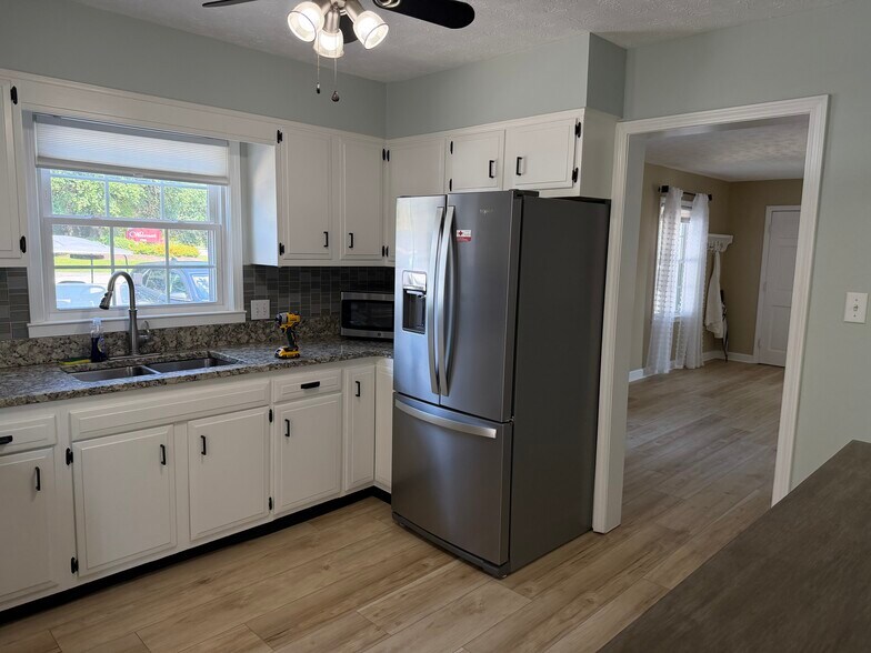 Kitchen - 7603 Porcher Dr