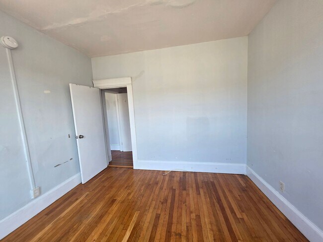 Building Photo - 56 Brighton Ave