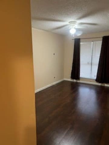 Building Photo - 121 Wildwood Dr