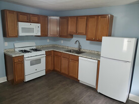 Building Photo - 546 Larimer Ave