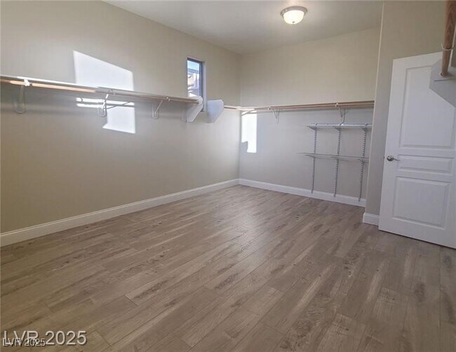 Building Photo - 927 Via Canale Dr