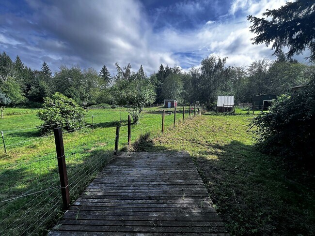 Building Photo - 13620 Batten Rd NE