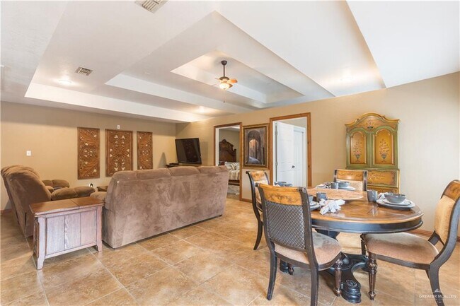 Building Photo - 21 Verdin Ave