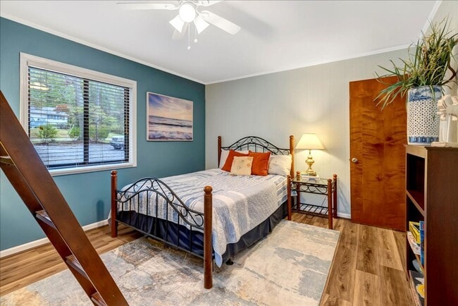 Building Photo - Welcome to Your Lake Gaston Getaway!