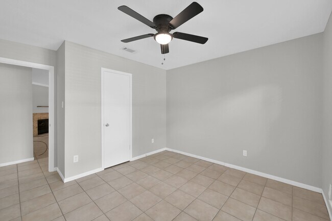 Building Photo - 28903 Atherstone St