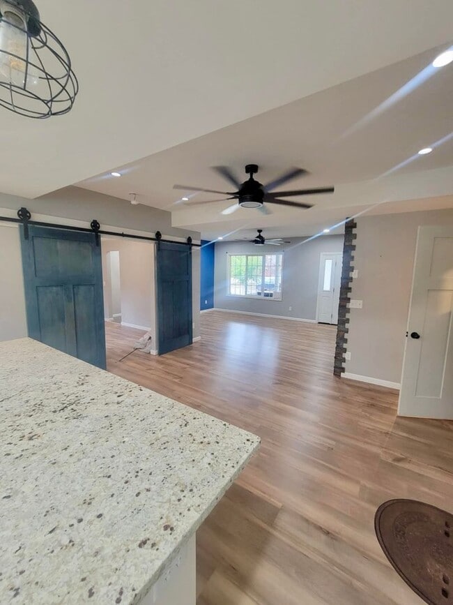 Building Photo - Bright, Modern, and Beautifully Updated 3 Bed + Loft, 2.5 Bath Home in the Heart of Hopkins, MN -...