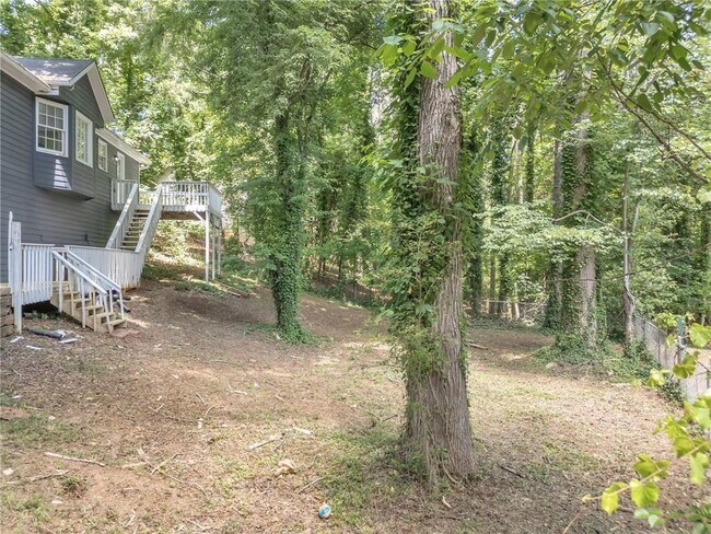Building Photo - 608 Wood Ridge Dr