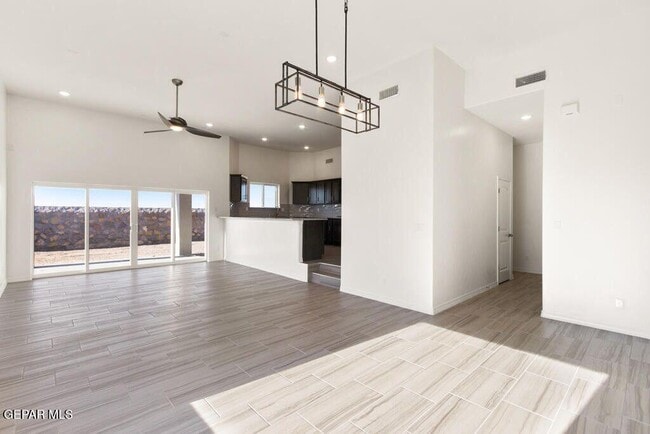 Building Photo - 905 Ada Ln