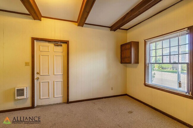 Building Photo - 1857 Anderson Ave