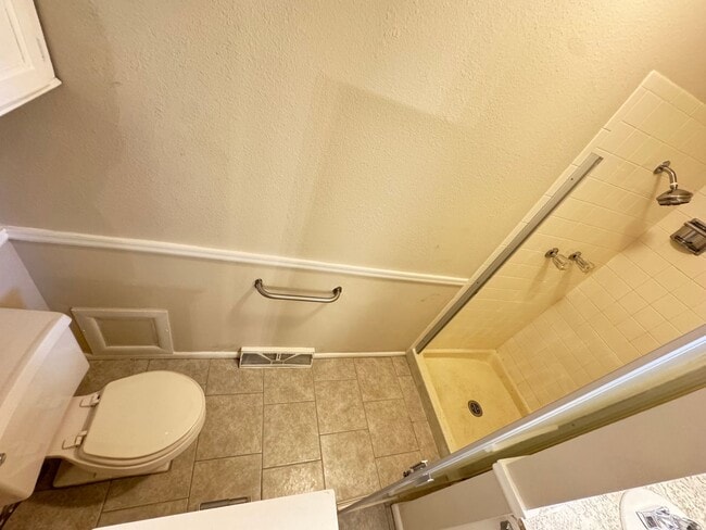 Building Photo - Lovely home in the Villas Community - Age Restricted Community 55+