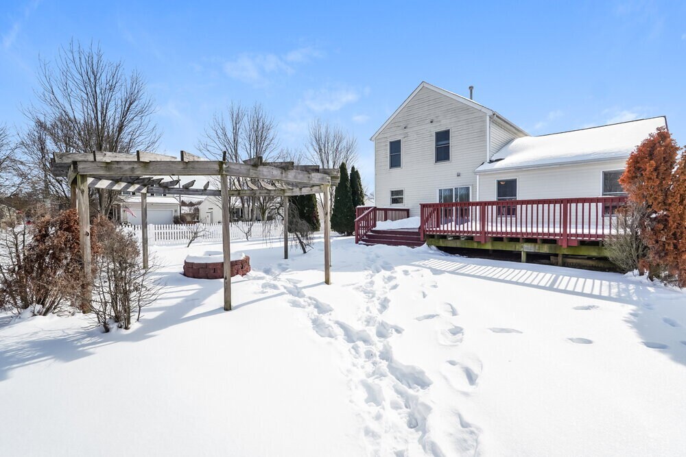 Building Photo - 100 Dakota Ct