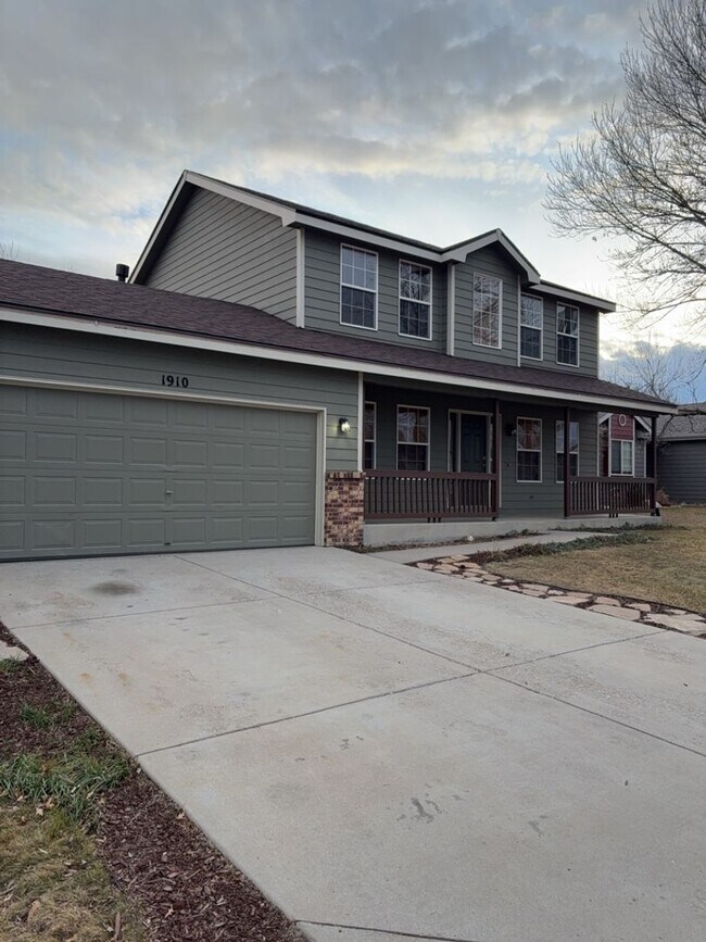 Primary Photo - 3bd/3ba Johnstown Home with 2-Car Garage &...