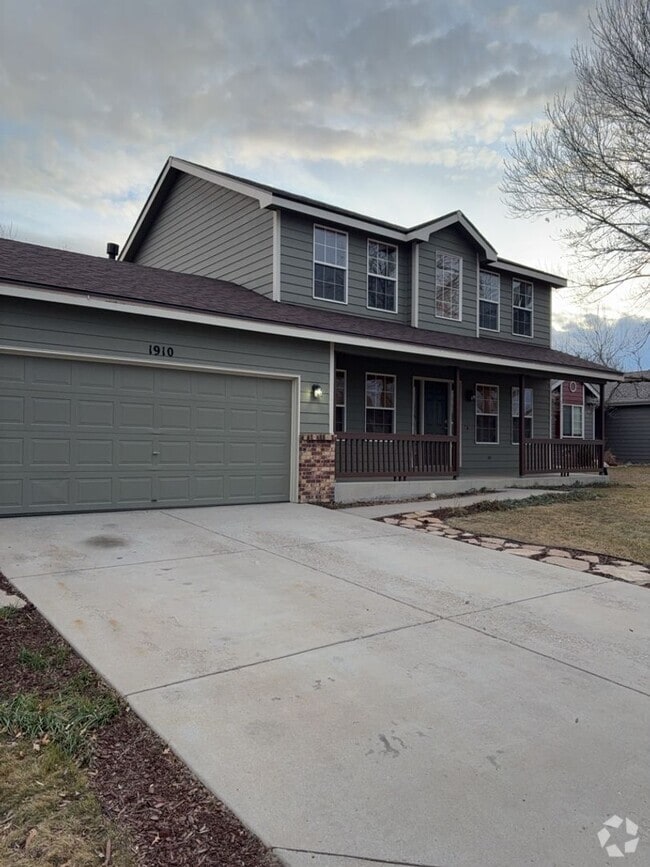 Building Photo - 3bd/3ba Johnstown Home with 2-Car Garage &...