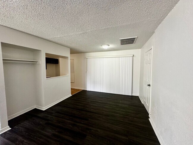 Building Photo - 4655 Cepeda St