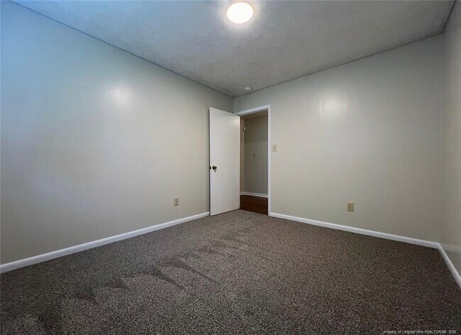 Building Photo - 1319 Levy Dr