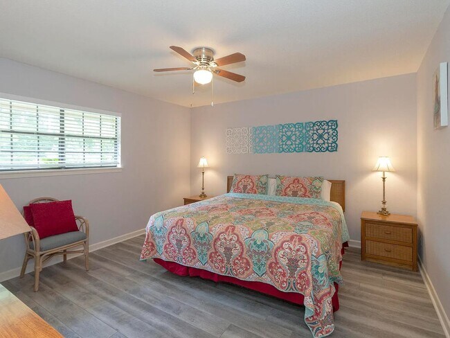 Building Photo - Gorgeous Condo Located in the Seascape com...