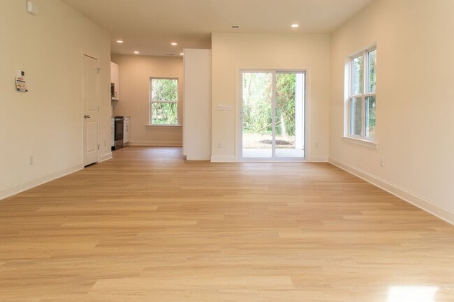 Building Photo - 5399 Toano Rd