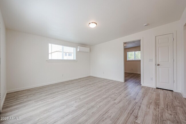 Building Photo - 7014 N 77th Ave