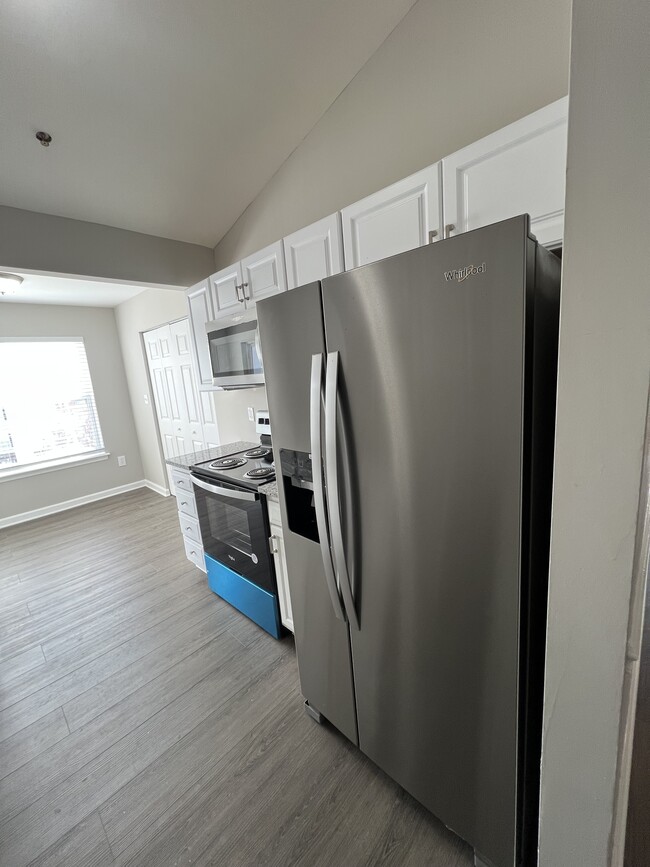 Building Photo - 305 Rain Water Way