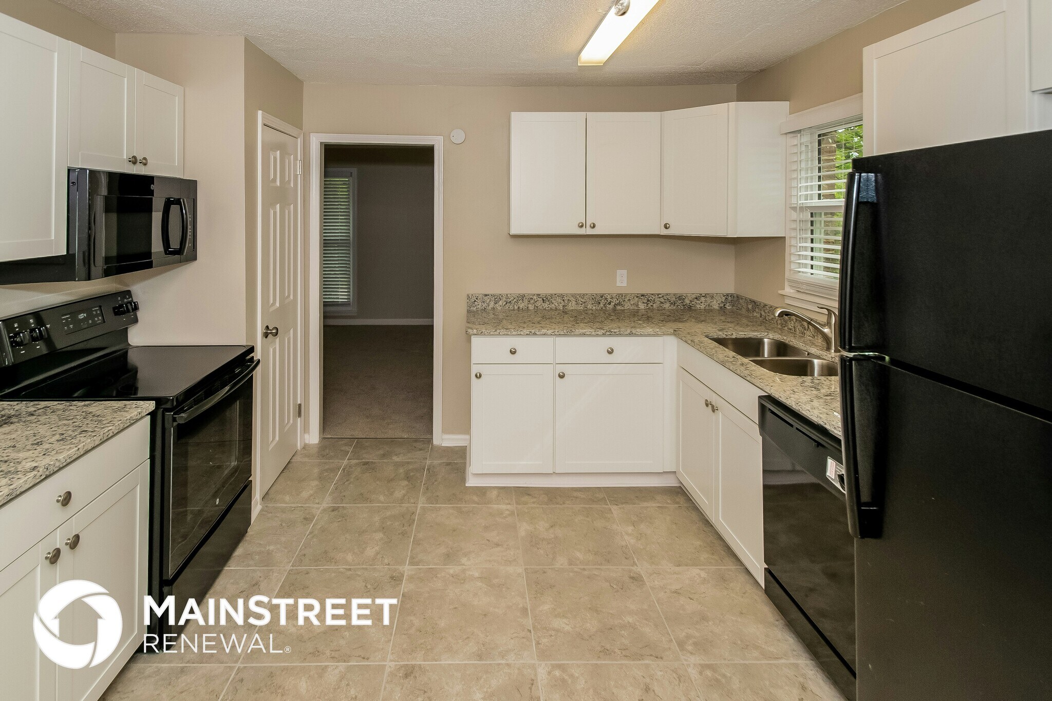 Building Photo - 1337 3rd Ave SW