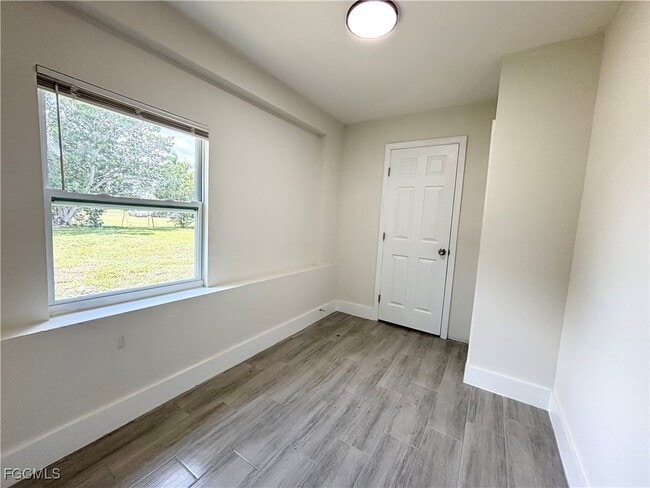 Building Photo - 561 Wood Ave