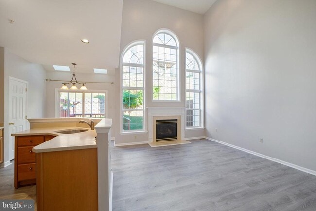 Building Photo - 40 Madison Way