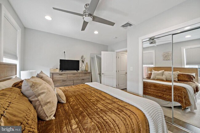 Building Photo - 1225 Tree St